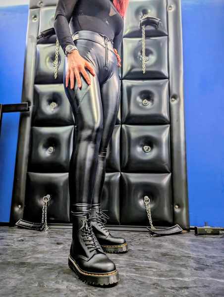 Lady-Alexa-X-DocMartens