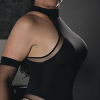 Amina - 25