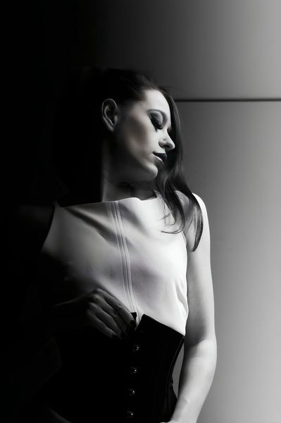 Ruby June - Black White 1 - Alex Soller